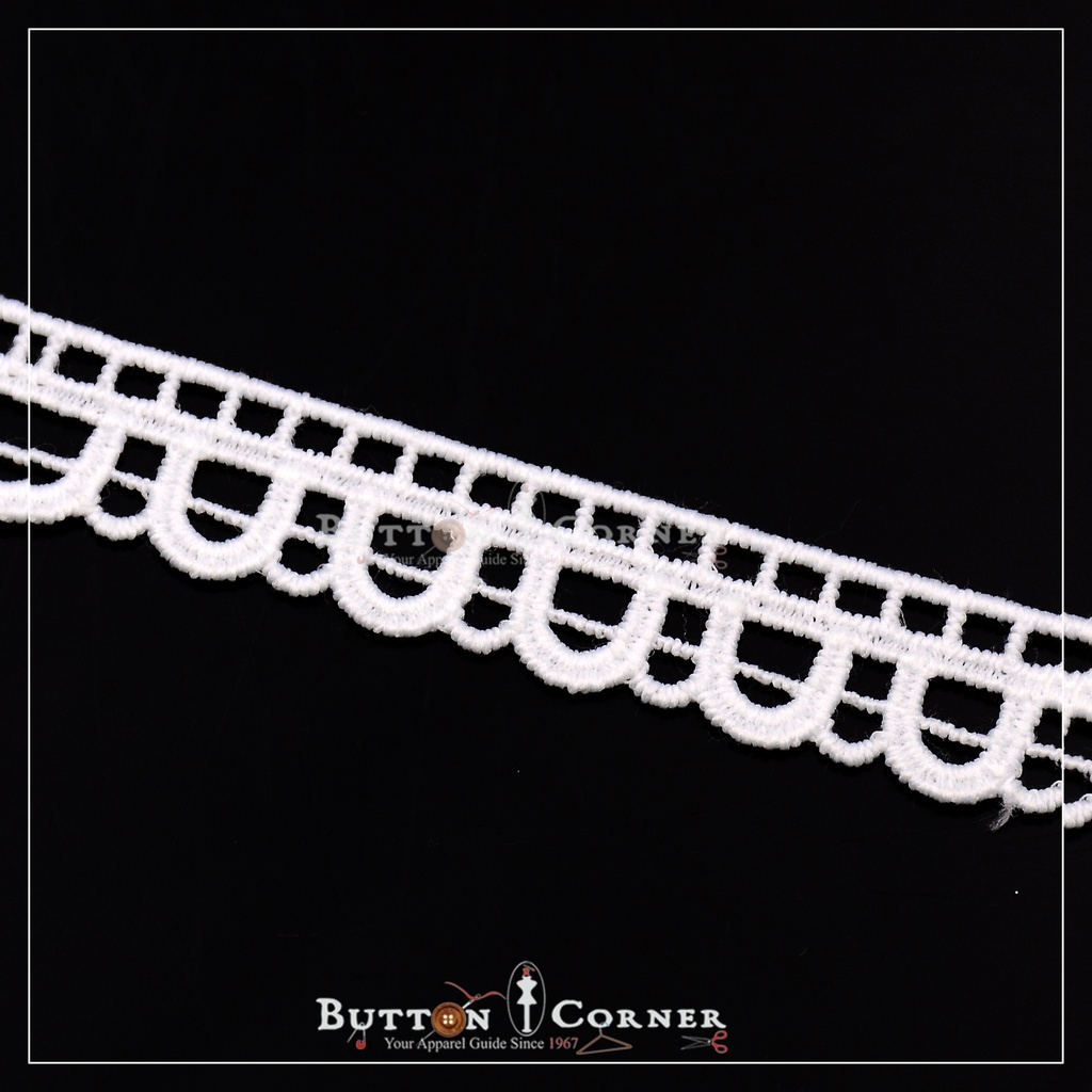 One Side Border Shuttle Lace