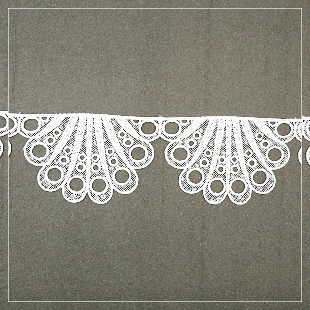 One Side Border Shuttle Lace