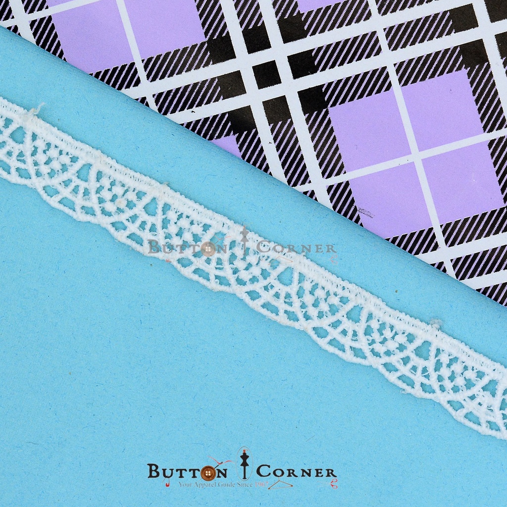 One Side Border Shuttle Lace