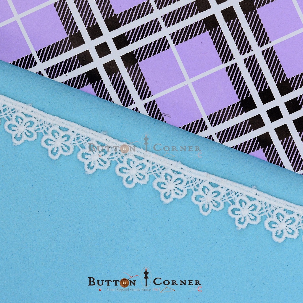 One Side Border Shuttle Lace
