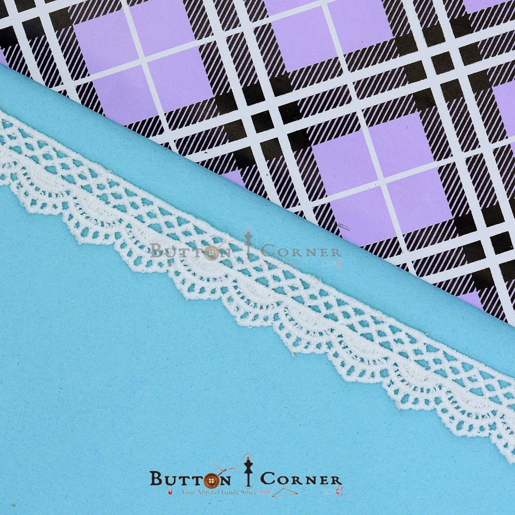 One Side Border Shuttle Lace