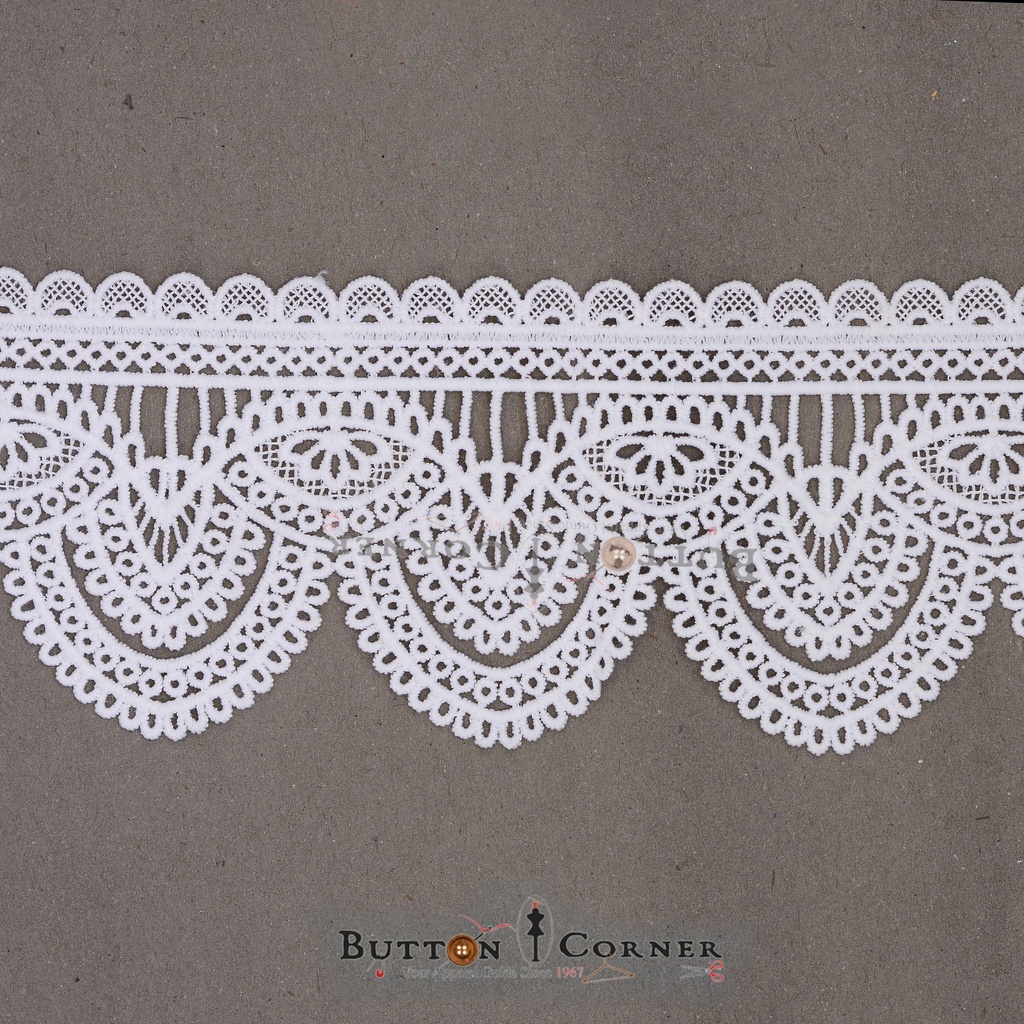 One Side Border Shuttle Lace