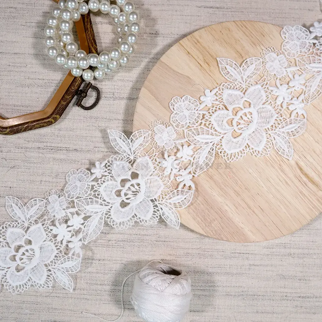 Applique Shuttle Lace
