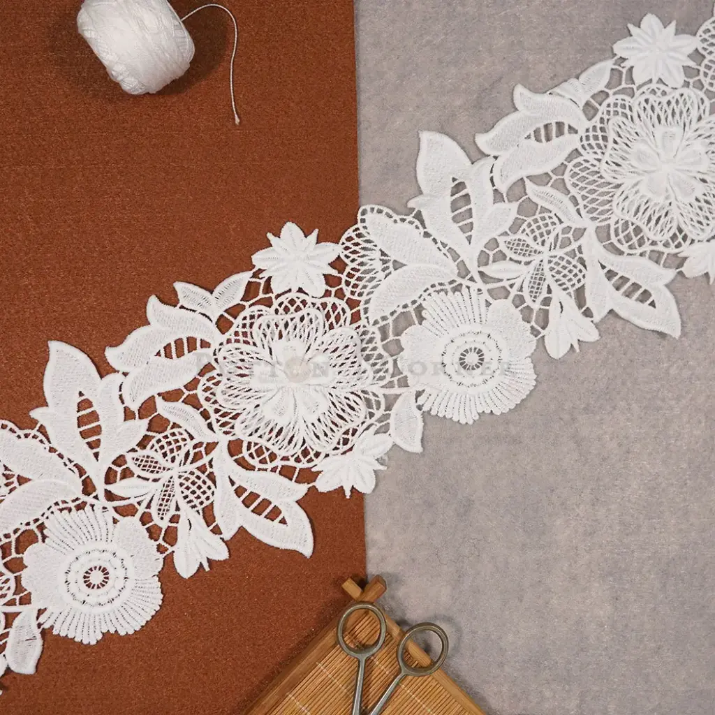 Applique Shuttle Lace