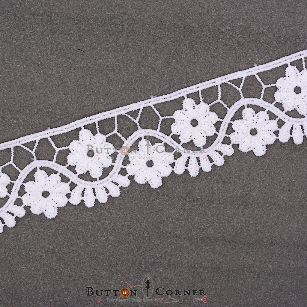 One Side Border Shuttle Lace