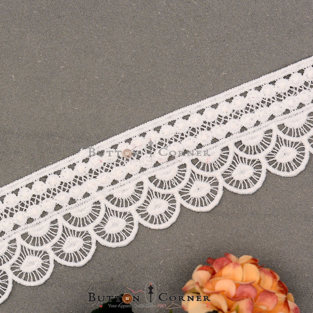 One Side Border Shuttle Lace