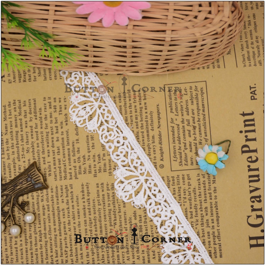One Side Border Shuttle Lace