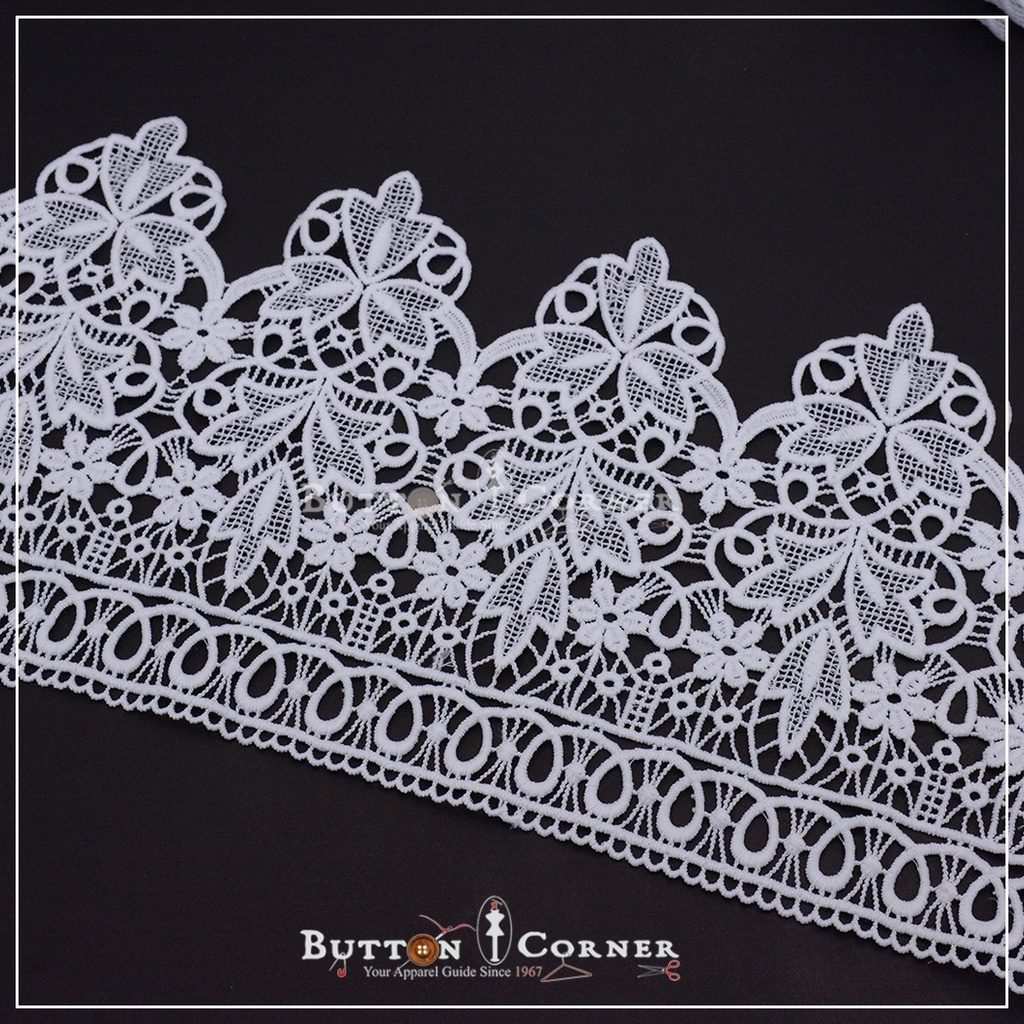 One Side Border Shuttle Lace