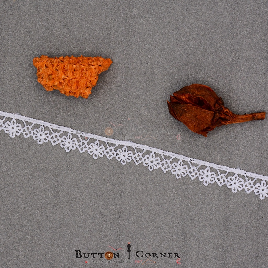 One Side Border Shuttle Lace