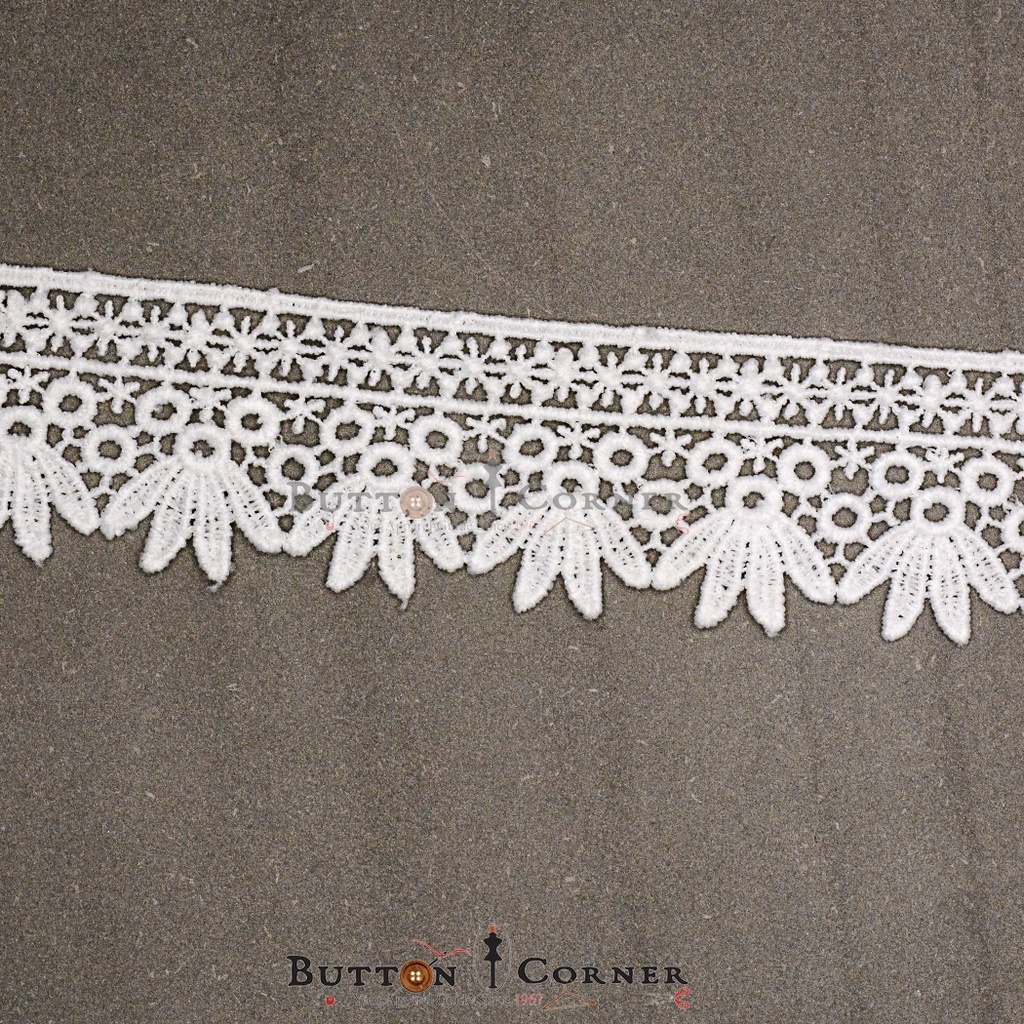 One Side Border Shuttle Lace