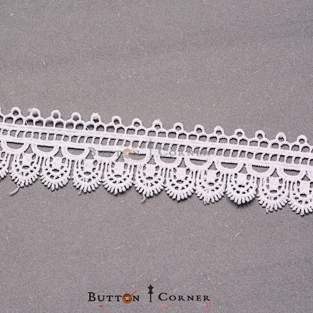 One Side Border Shuttle Lace