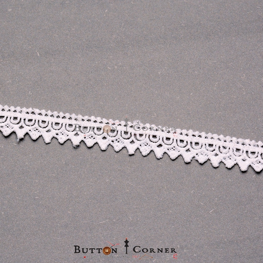 One Side Border Shuttle Lace