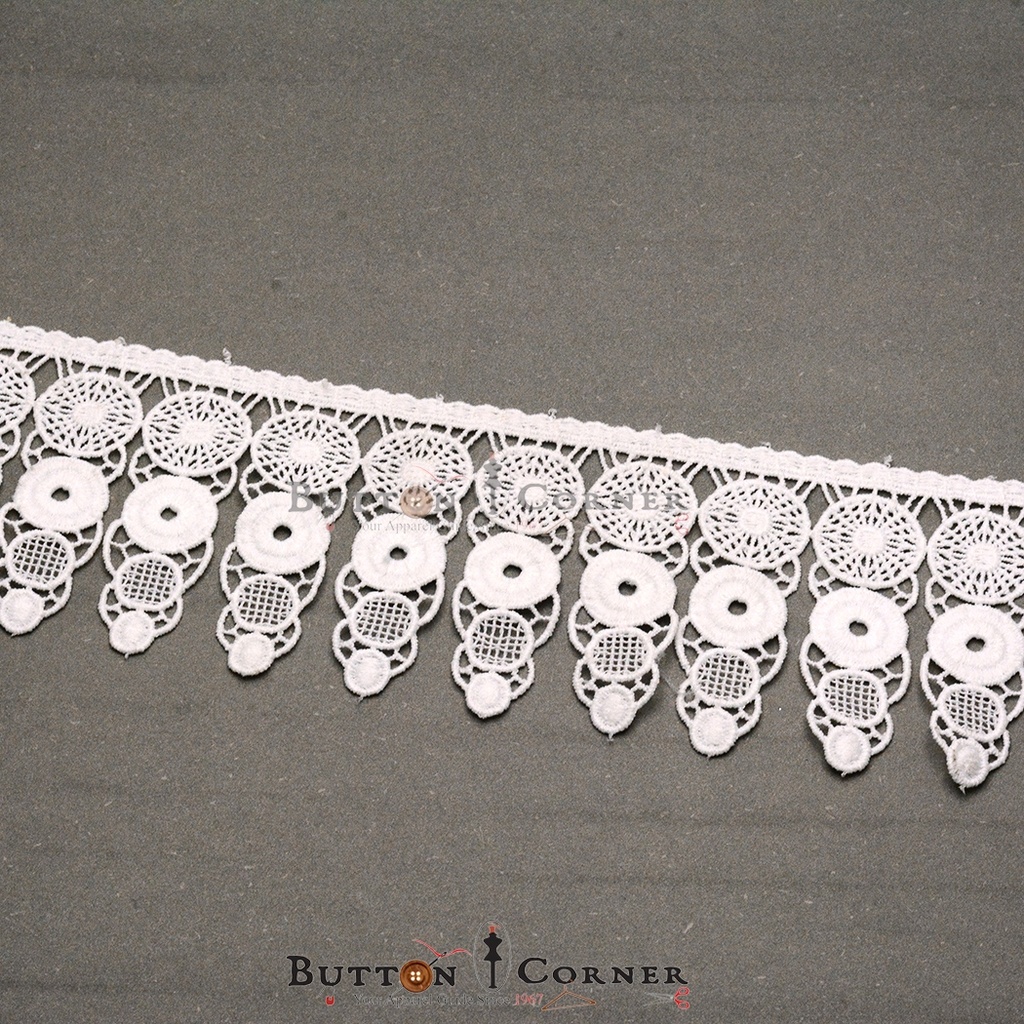 One Side Border Shuttle Lace