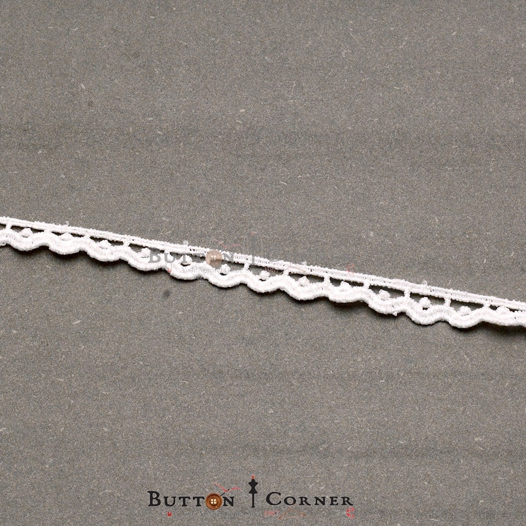 One Side Border Shuttle Lace