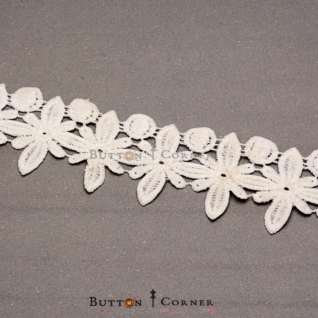 One Side Border Shuttle Lace