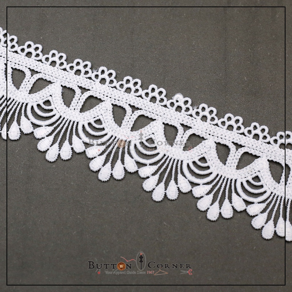 One Side Border Shuttle Lace