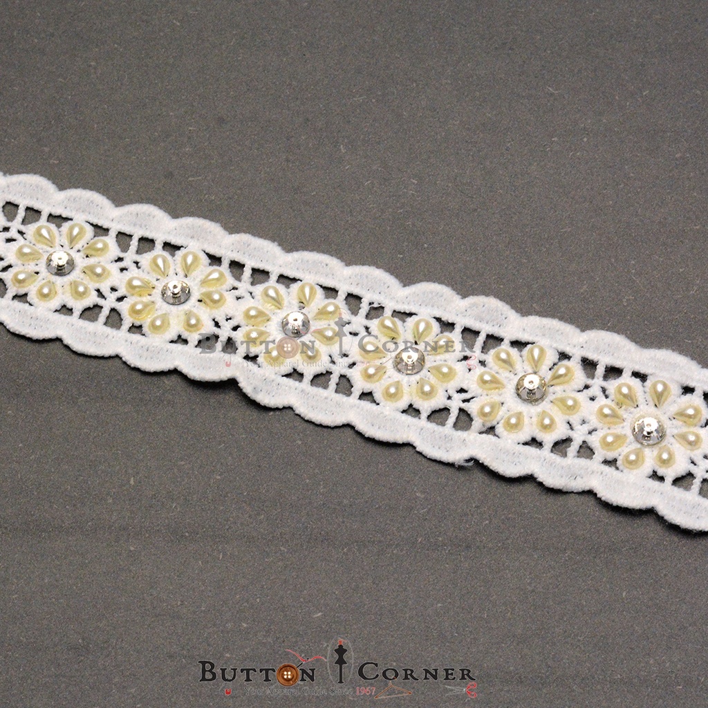 2 Side Border Fancy Shuttle Lace