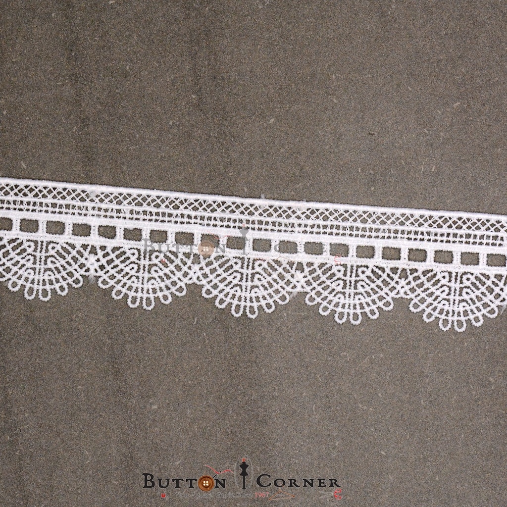 One Side Border Shuttle Lace