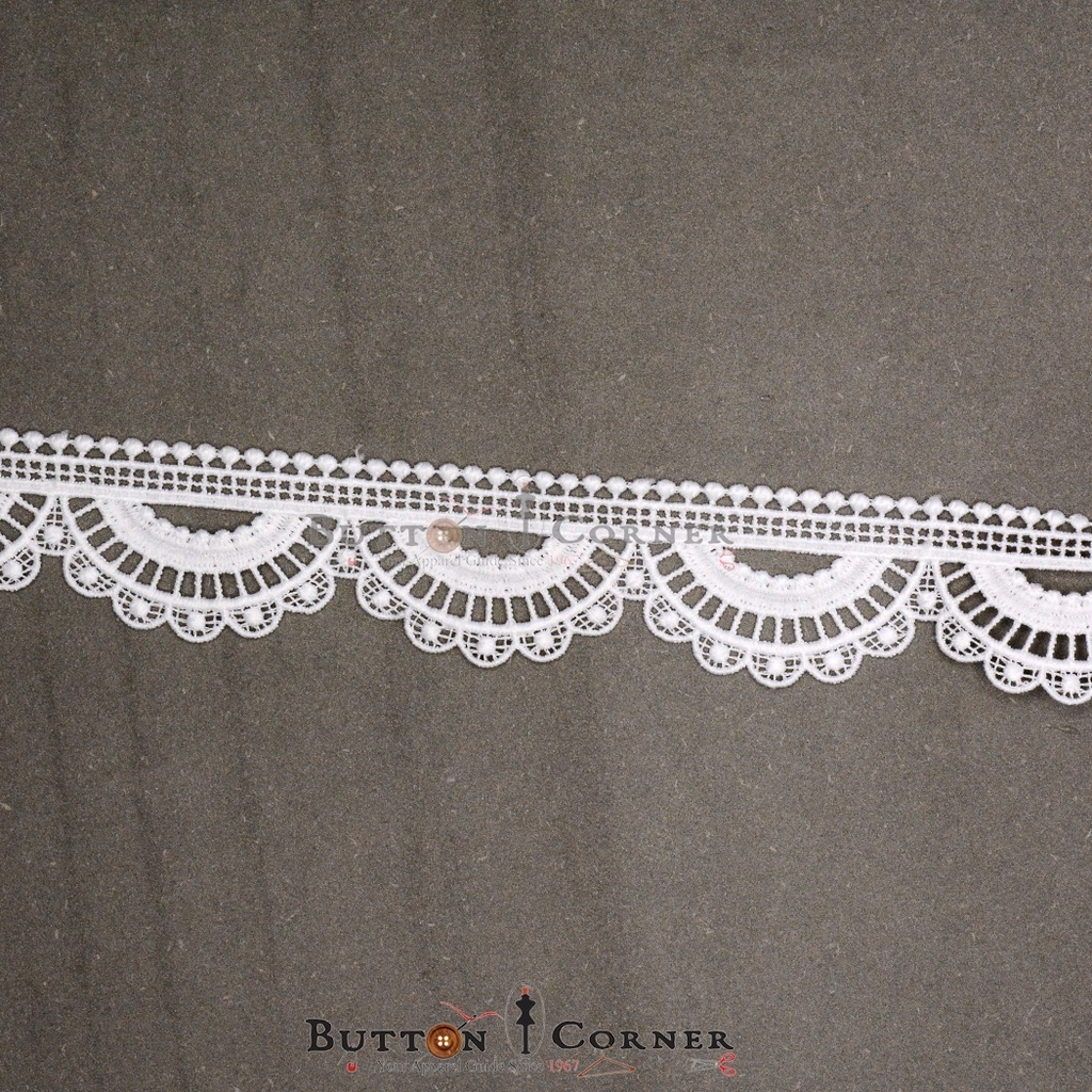 One Side Border Shuttle Lace