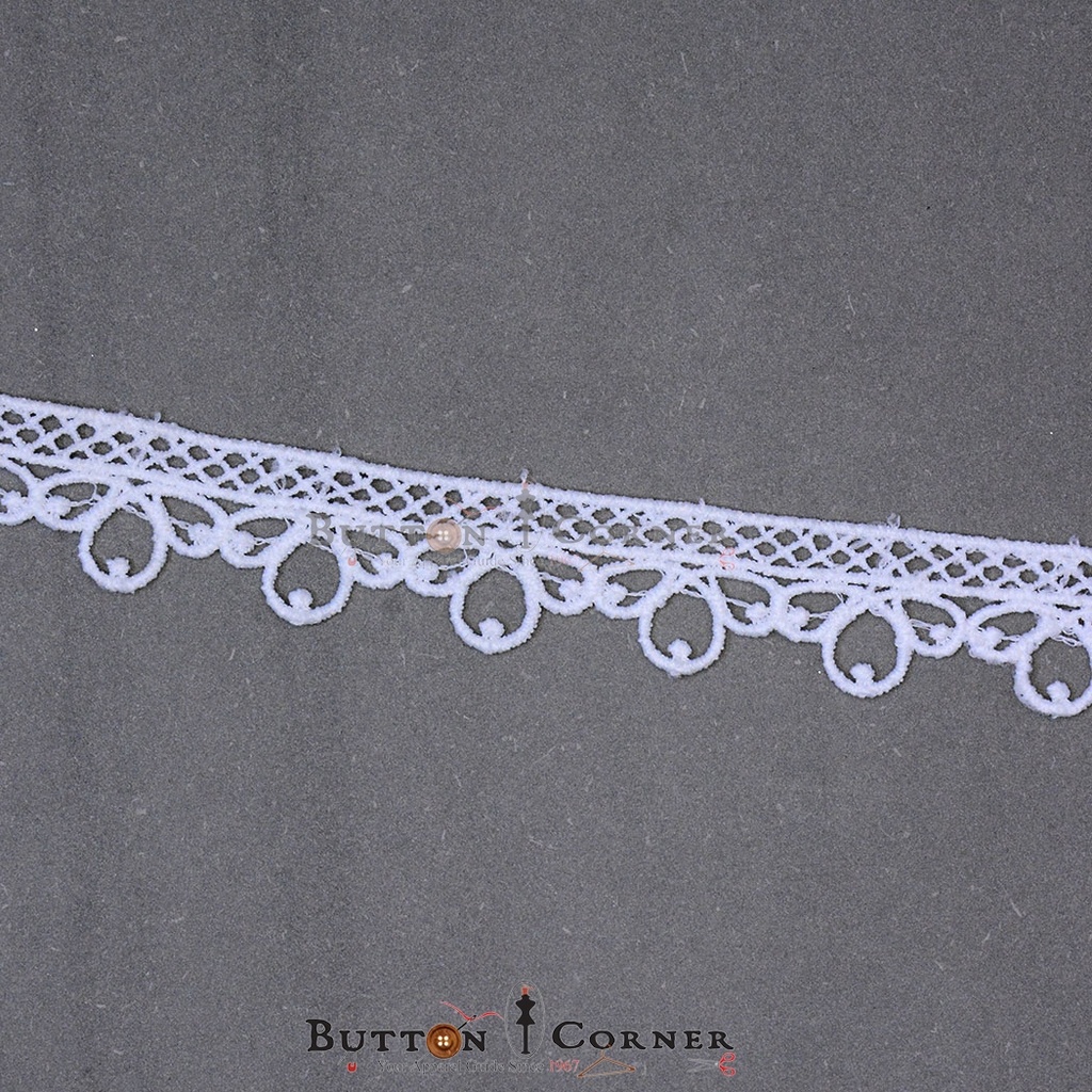 One Side Border Shuttle Lace