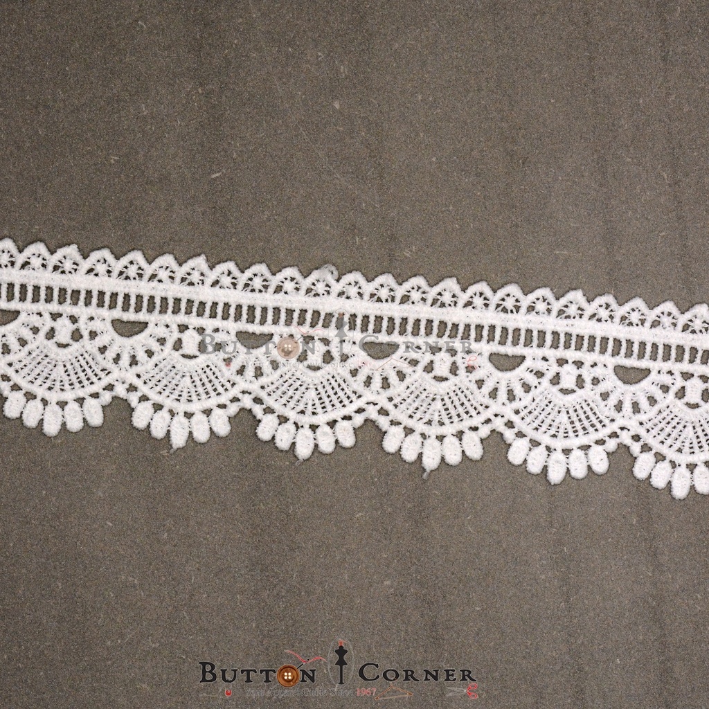 One Side Border Shuttle Lace