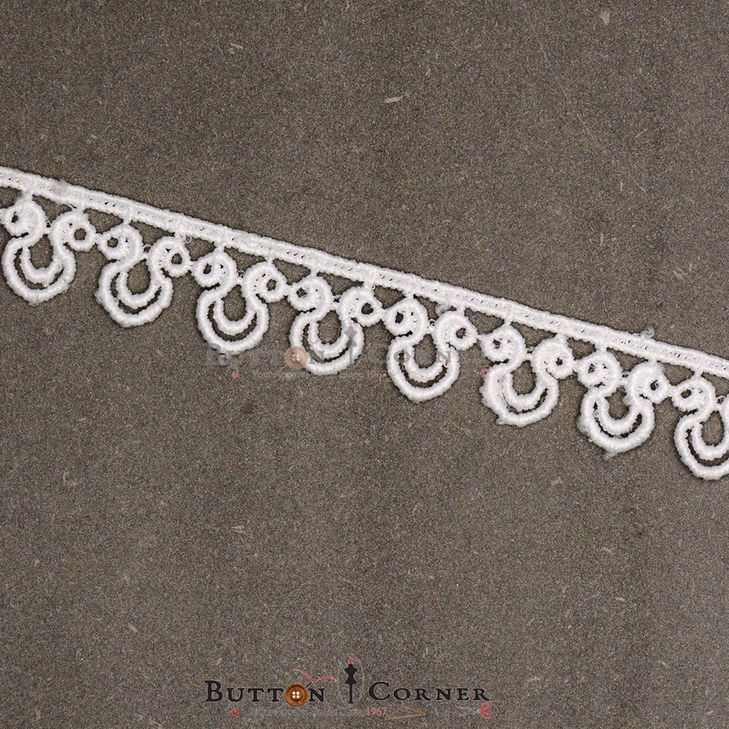 One Side Border Shuttle Lace
