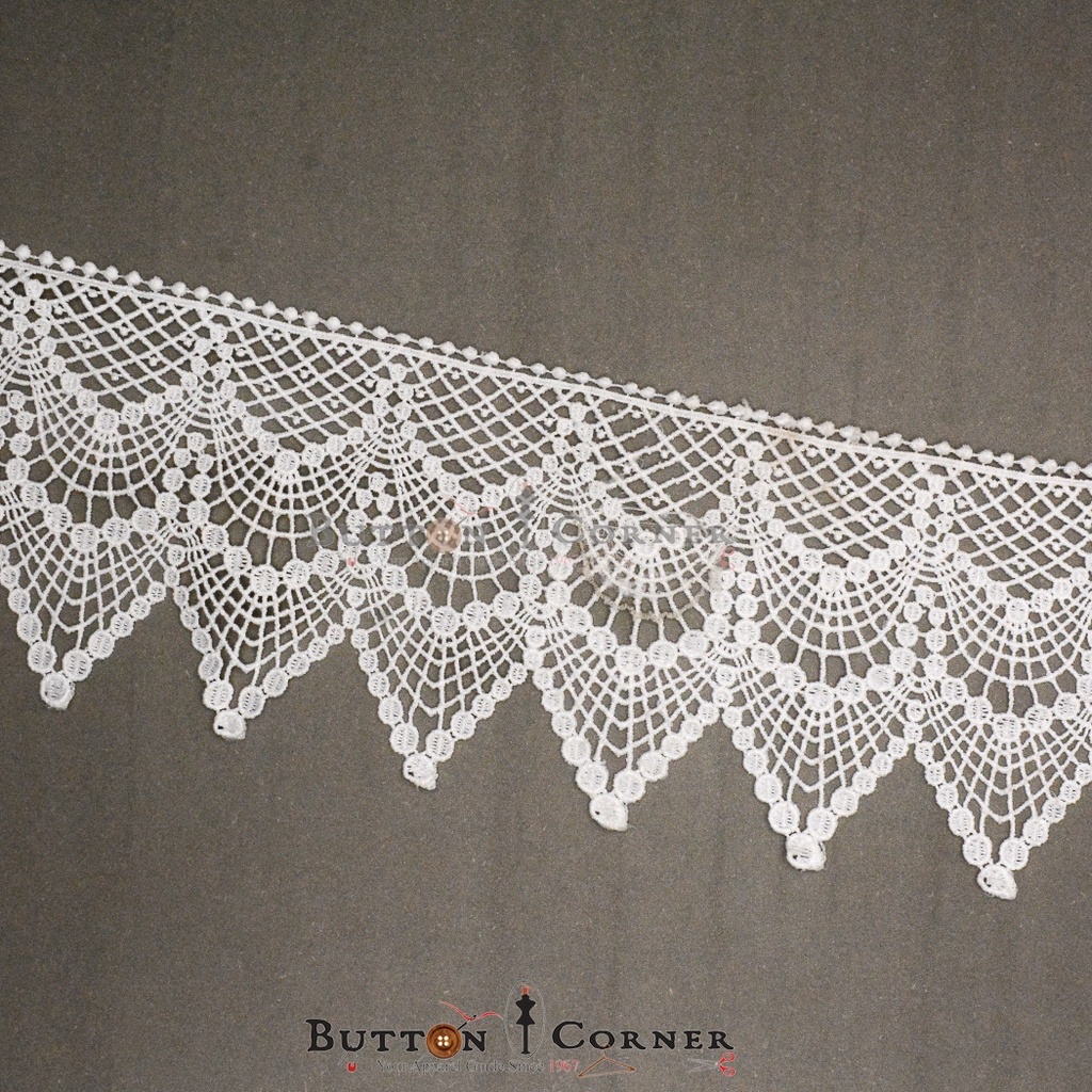 One Side Border Shuttle Lace