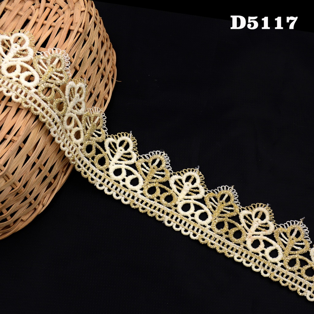 One Side Metallic Yarn Shuttle Lace