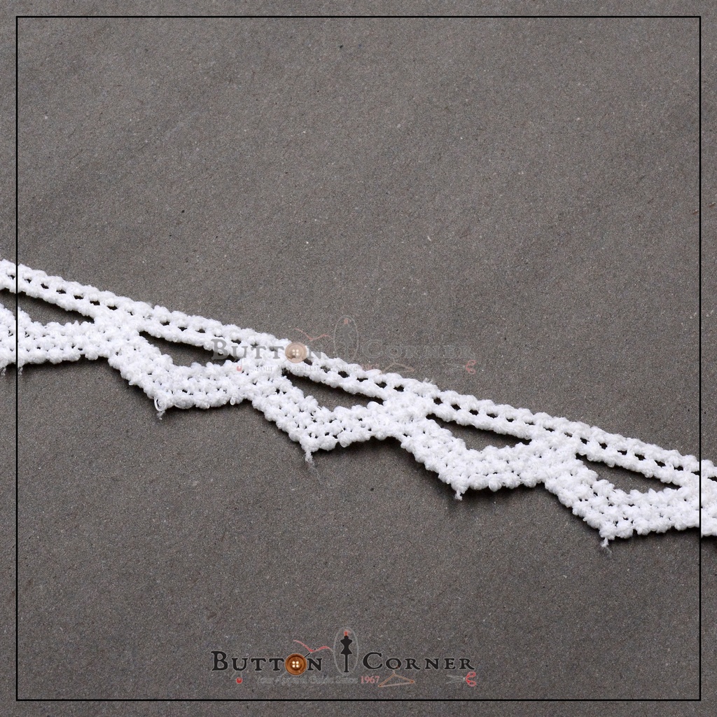 One Side Border Shuttle Lace