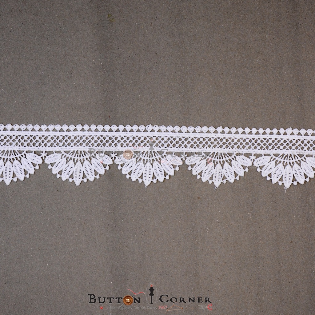 One Side Border Shuttle Lace