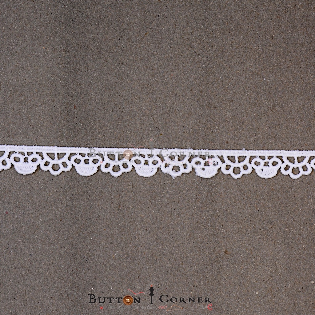 One Side Border Shuttle Lace