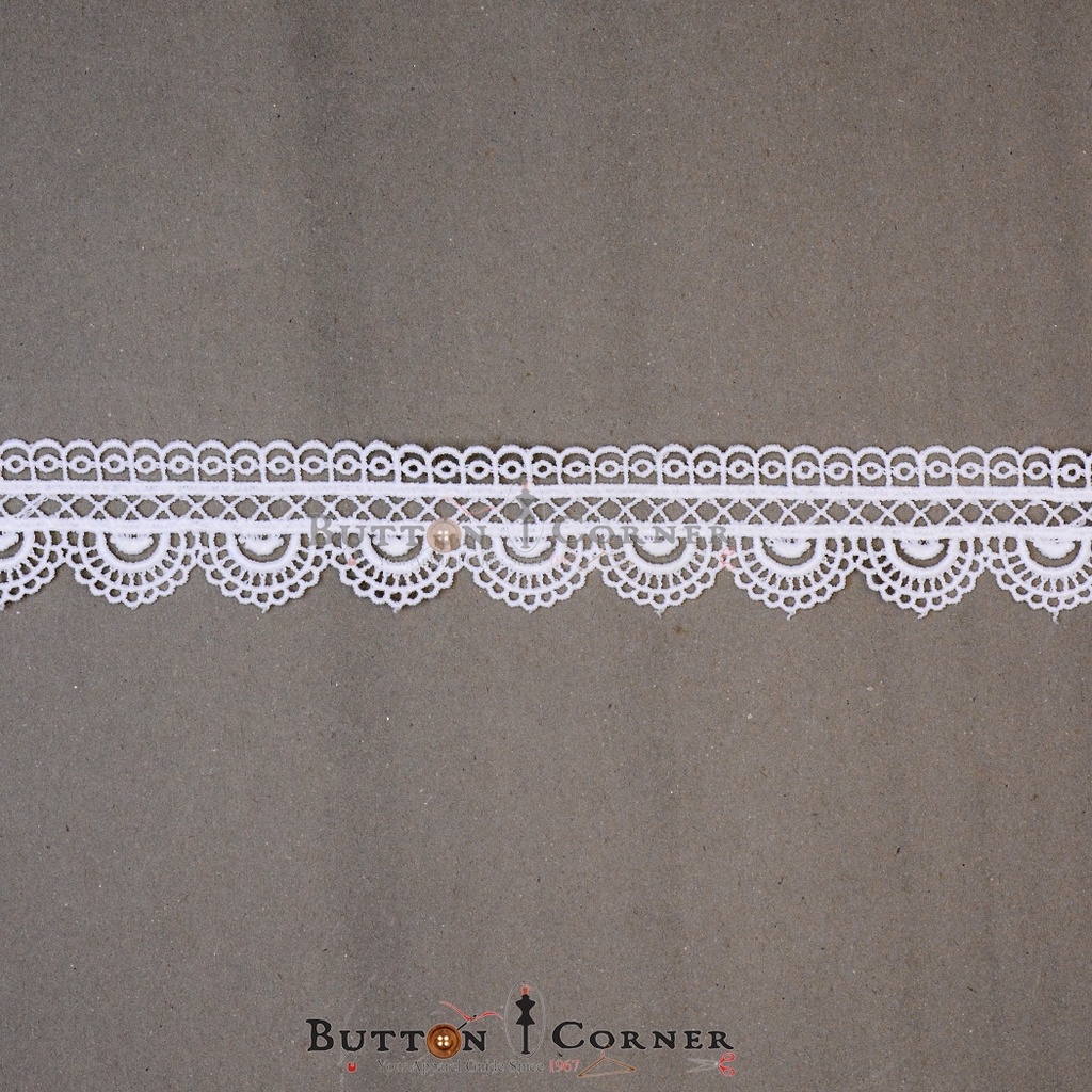 One Side Border Shuttle Lace