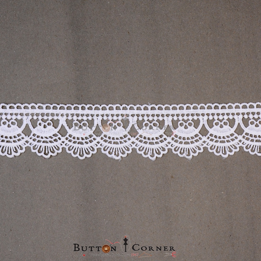 One Side Border Shuttle Lace