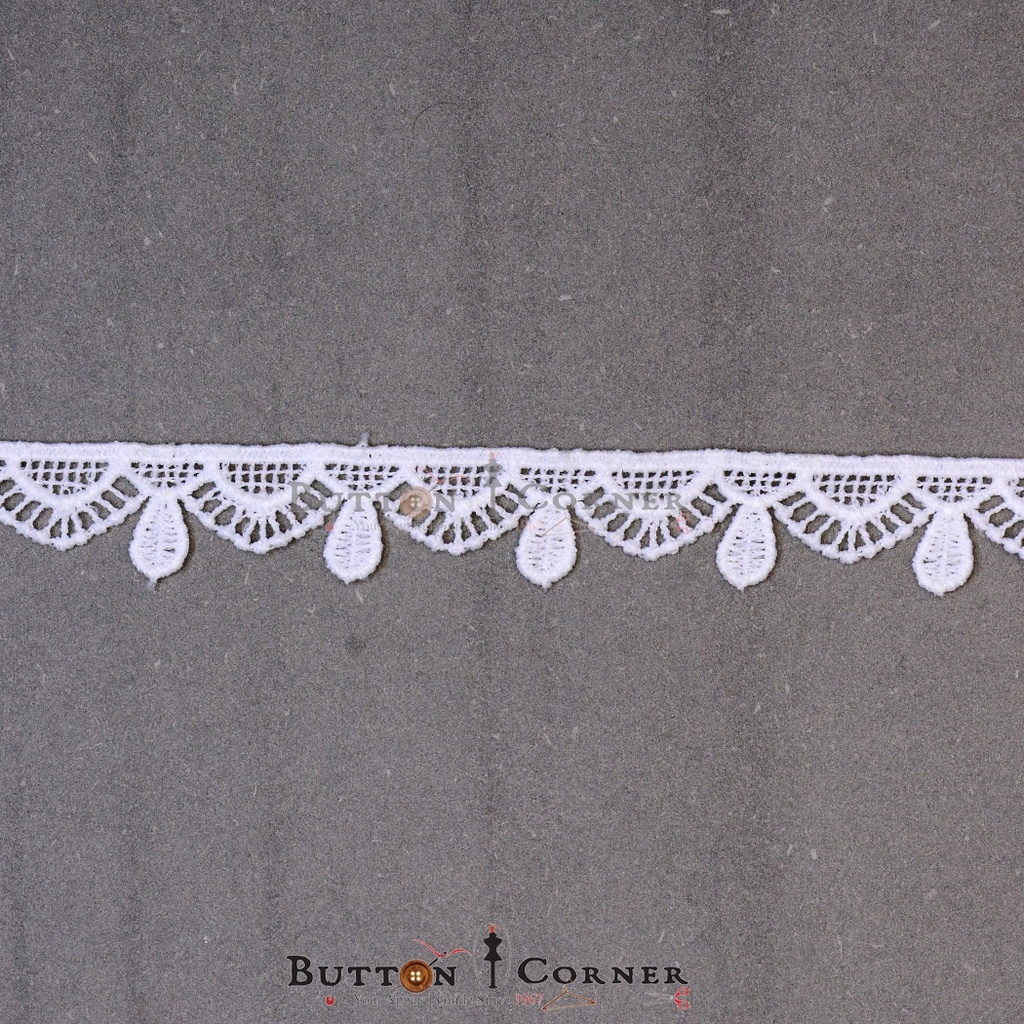 One Side Border Shuttle Lace