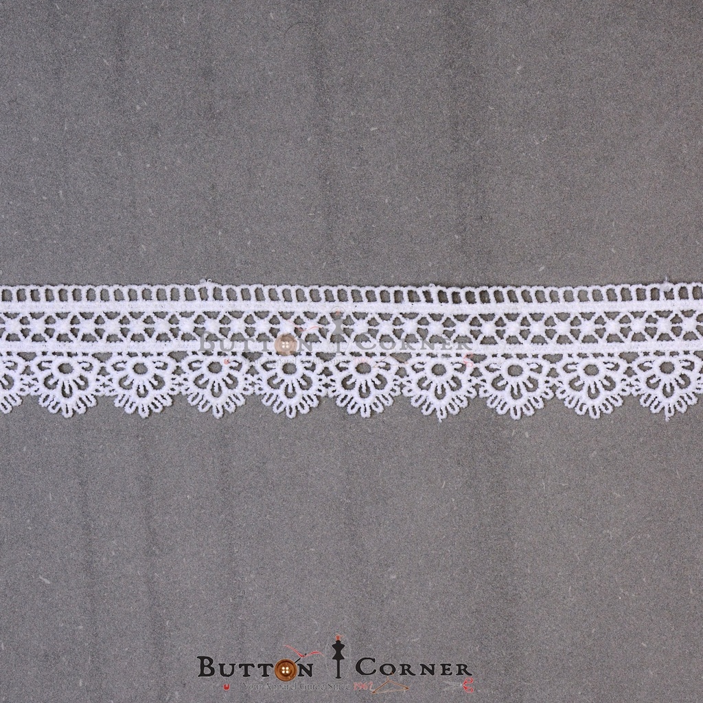 One Side Border Shuttle Lace
