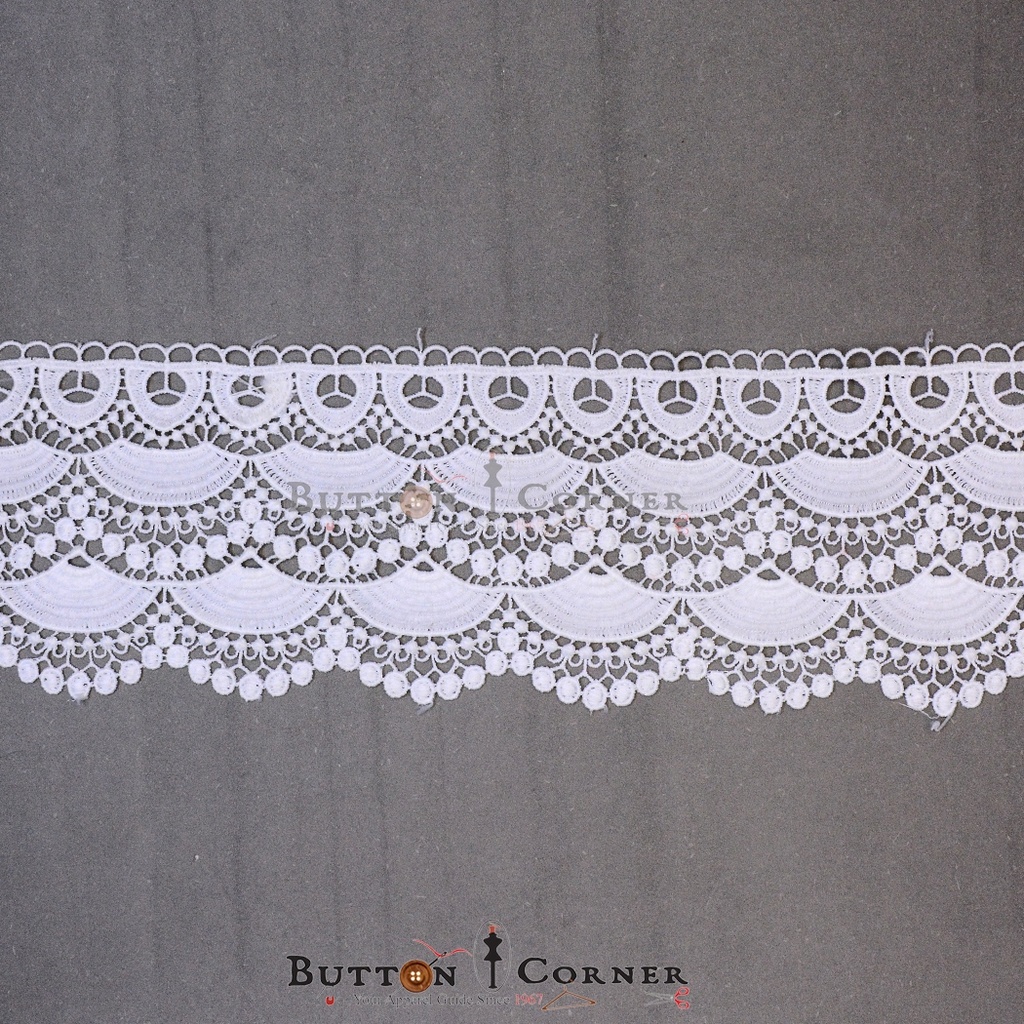 One Side Border Shuttle Lace