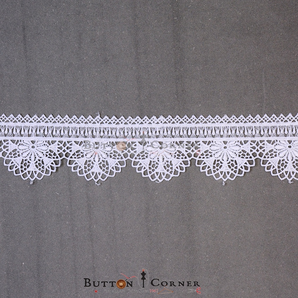 One Side Border Shuttle Lace