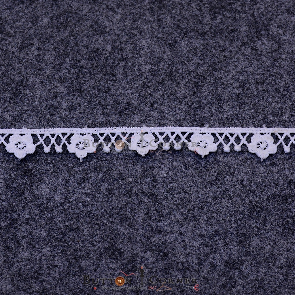 One Side Border Shuttle Lace