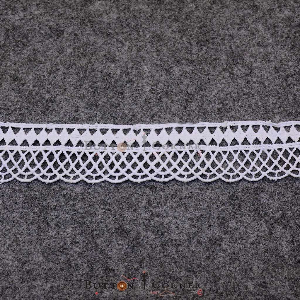 One Side Border Shuttle Lace