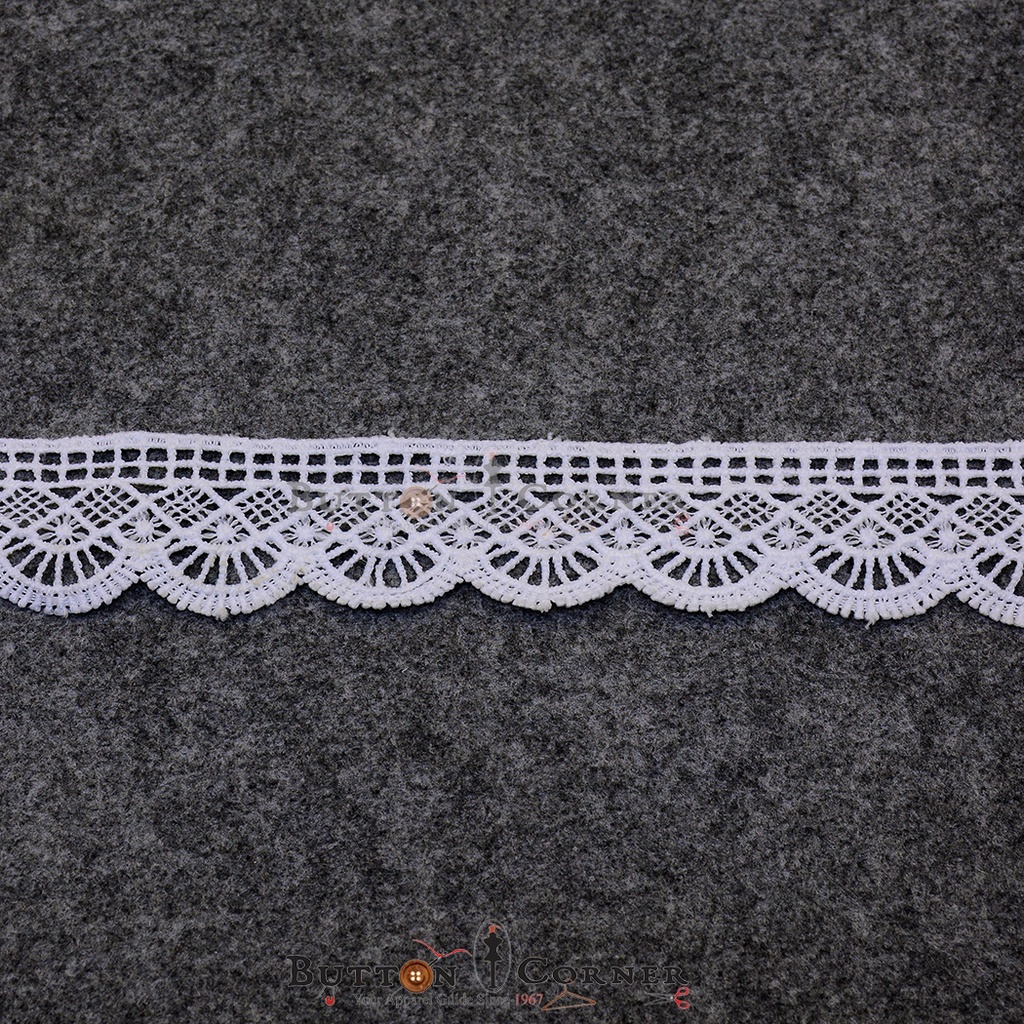 One Side Border Shuttle Lace