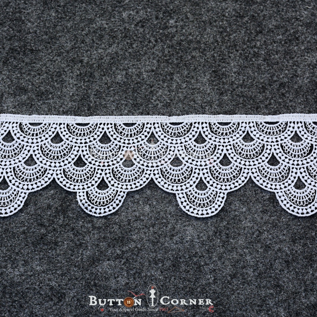One Side Border Shuttle Lace