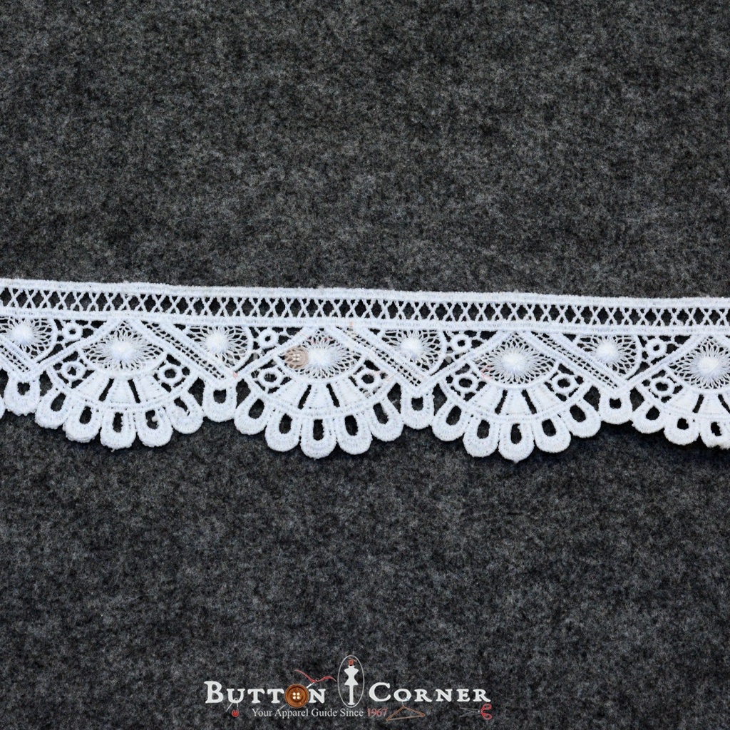 One Side Border Shuttle Lace