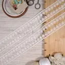 Scalloped Floral Pattern Shuttle Lace