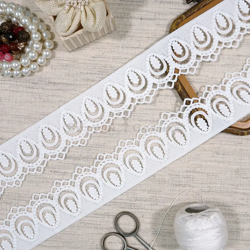 One Side Border Shuttle Lace