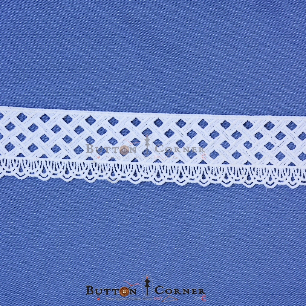One Side Border Shuttle Lace