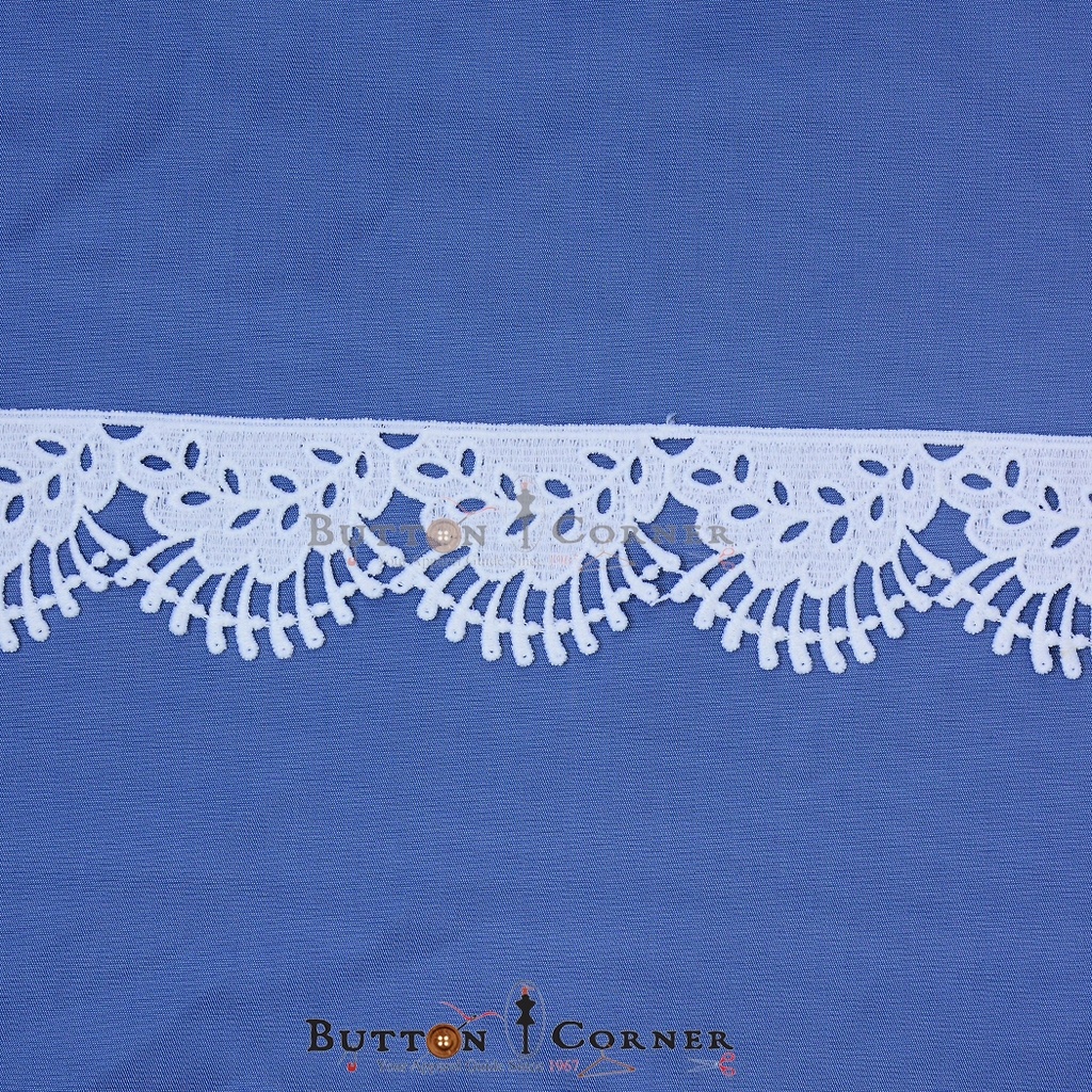 One Side Border Shuttle Lace