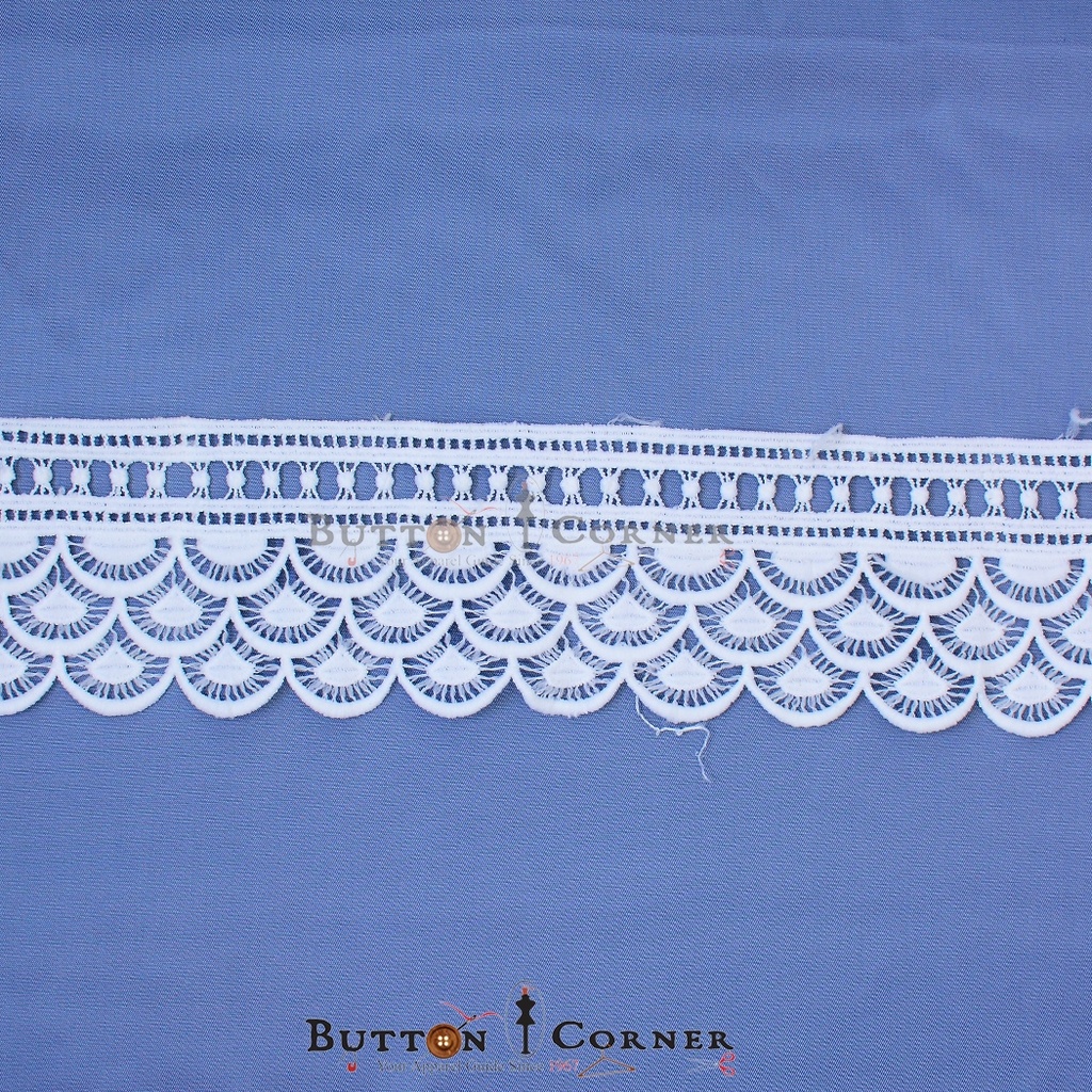 One Side Border Shuttle Lace