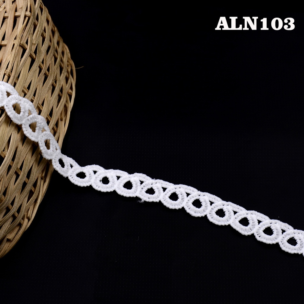 One Side Border Shuttle Lace