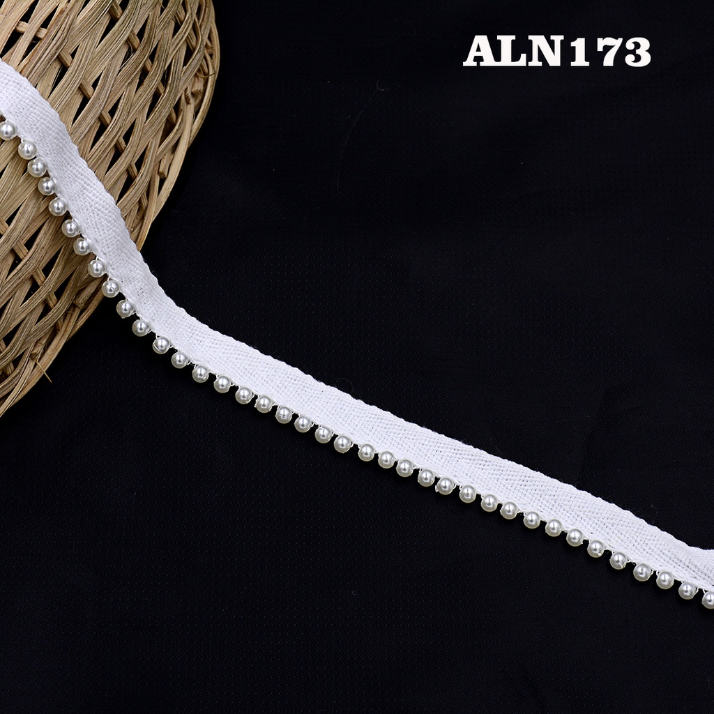 One Side Border Pearl Shuttle Lace
