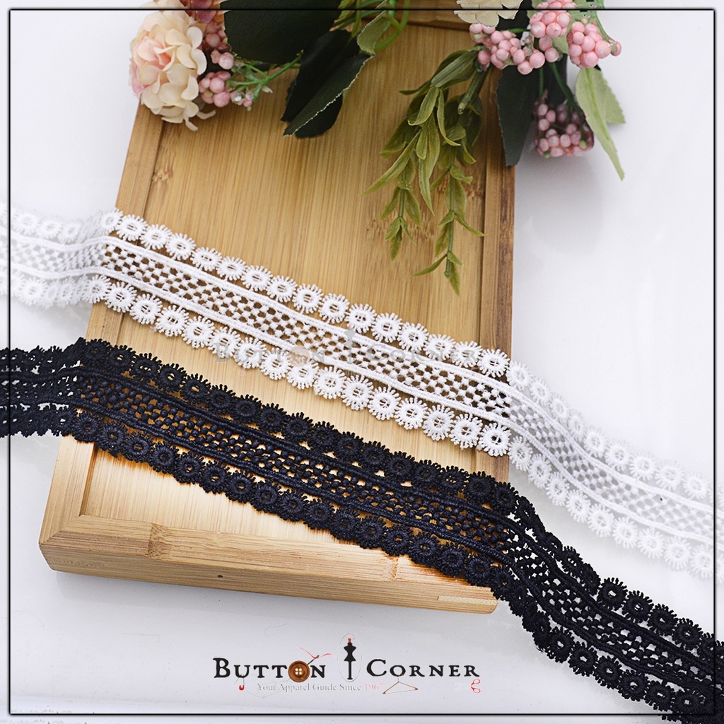 Double Side Border Shuttle Lace